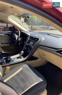 Седан Ford Fusion 2014 в 