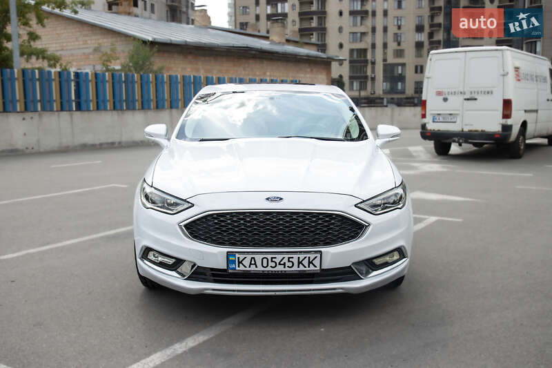 Седан Ford Fusion 2017 в 