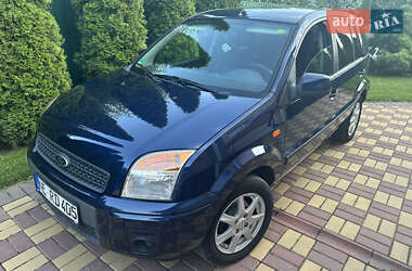 Хэтчбек Ford Fusion 2010 в 