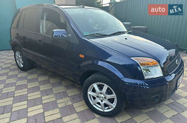 Хэтчбек Ford Fusion 2010 в 