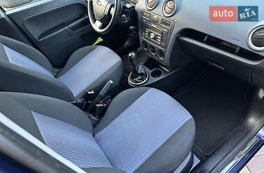 Хэтчбек Ford Fusion 2010 в 