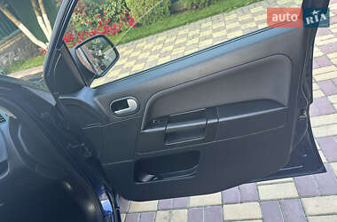 Хэтчбек Ford Fusion 2010 в 
