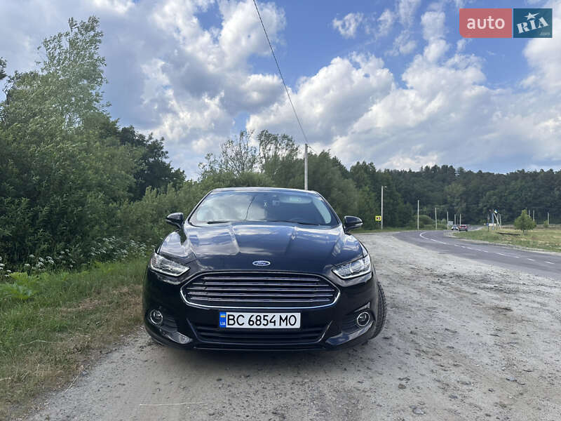 Седан Ford Fusion 2016 в 