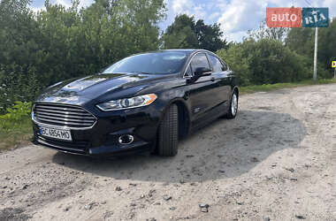 Седан Ford Fusion 2016 в 