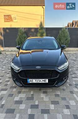 Седан Ford Fusion 2012 в 