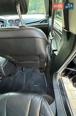 Седан Ford Fusion 2012 в 