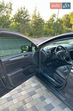 Седан Ford Fusion 2012 в 