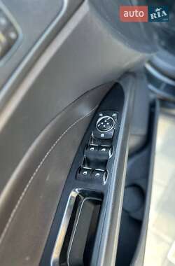 Седан Ford Fusion 2012 в 