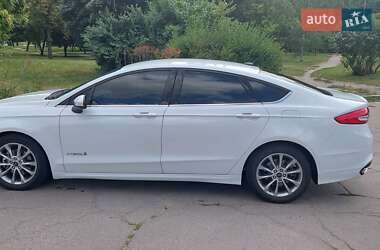 Седан Ford Fusion 2017 в 