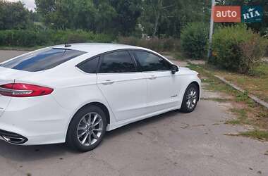 Седан Ford Fusion 2017 в 