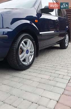 Хэтчбек Ford Fusion 2004 в 