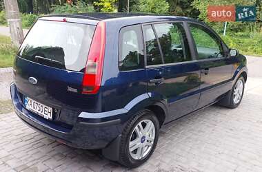 Хэтчбек Ford Fusion 2004 в 