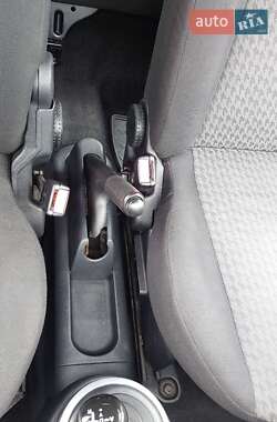 Хэтчбек Ford Fusion 2004 в 