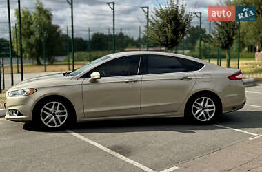 Седан Ford Fusion 2014 в 
