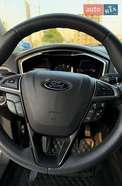 Седан Ford Fusion 2017 в 