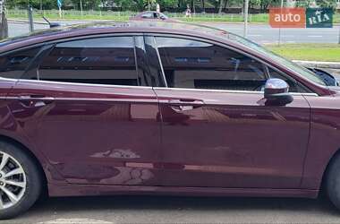 Седан Ford Fusion 2017 в 