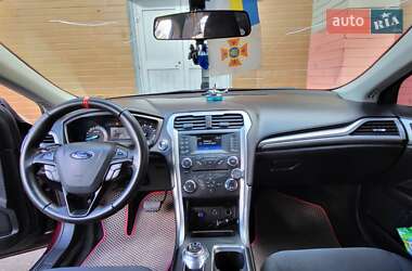 Седан Ford Fusion 2017 в 