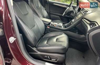 Седан Ford Fusion 2016 в 
