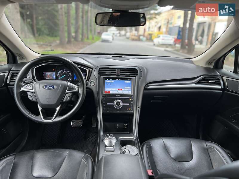 Седан Ford Fusion 2016 в Львове