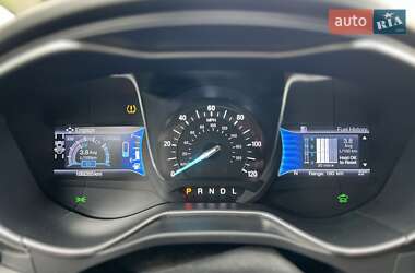 Седан Ford Fusion 2016 в 