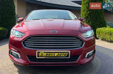 Седан Ford Fusion 2016 в 