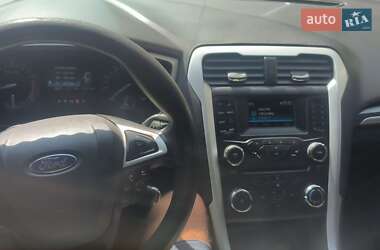 Седан Ford Fusion 2015 в 