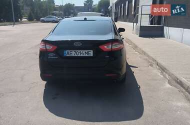 Седан Ford Fusion 2015 в 