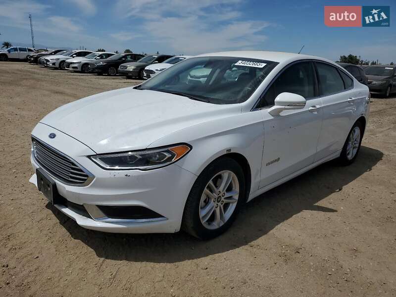 Седан Ford Fusion 2018 в 