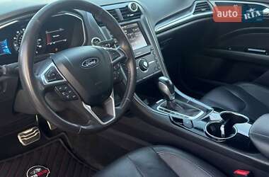 Седан Ford Fusion 2015 в 
