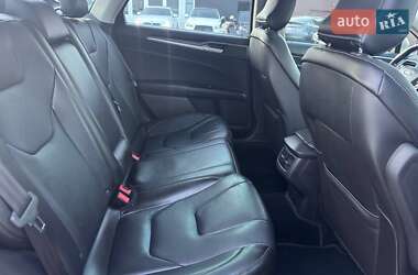 Седан Ford Fusion 2015 в 