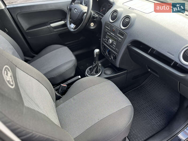 Хэтчбек Ford Fusion 2005 в Полтаве