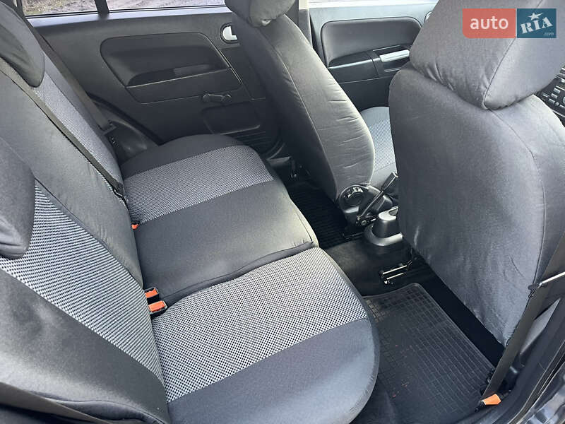 Хэтчбек Ford Fusion 2005 в Полтаве