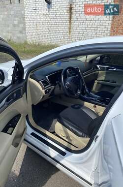 Седан Ford Fusion 2015 в 