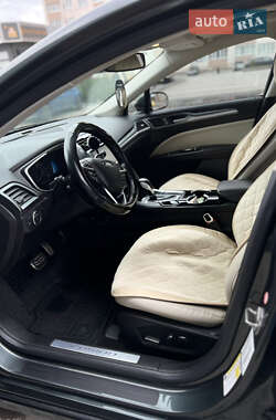 Седан Ford Fusion 2014 в 