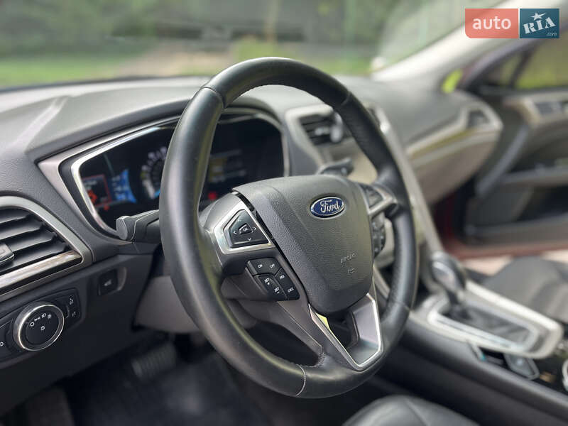 Седан Ford Fusion 2014 в Львове