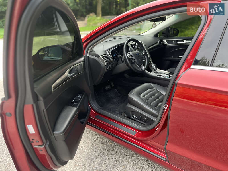 Седан Ford Fusion 2014 в Львове