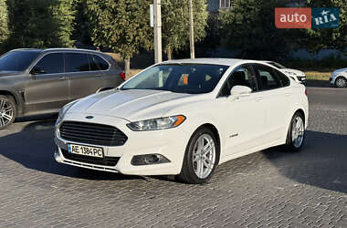 Седан Ford Fusion 2015 в Кам'янському