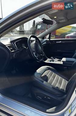 Седан Ford Fusion 2016 в 