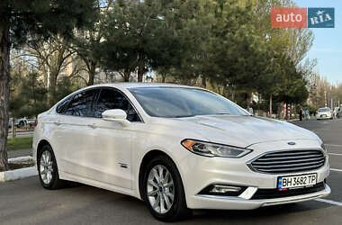 Седан Ford Fusion 2016 в 