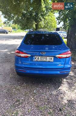 Седан Ford Fusion 2019 в 
