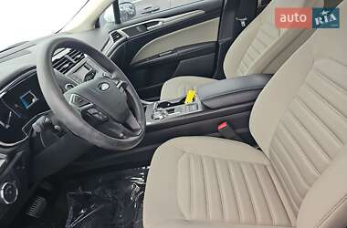 Седан Ford Fusion 2018 в 