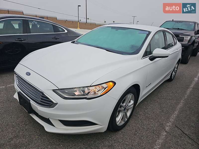 Седан Ford Fusion 2018 в 