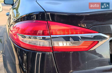 Седан Ford Fusion 2019 в 