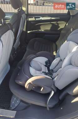 Седан Ford Fusion 2019 в 
