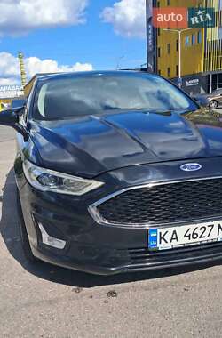 Седан Ford Fusion 2016 в 