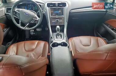 Седан Ford Fusion 2016 в 