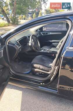 Седан Ford Fusion 2016 в 