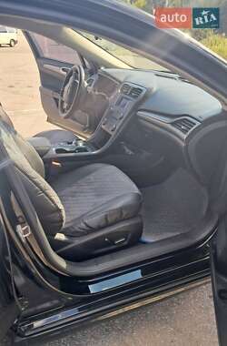 Седан Ford Fusion 2016 в 