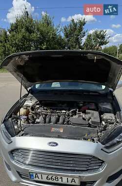 Седан Ford Fusion 2015 в 