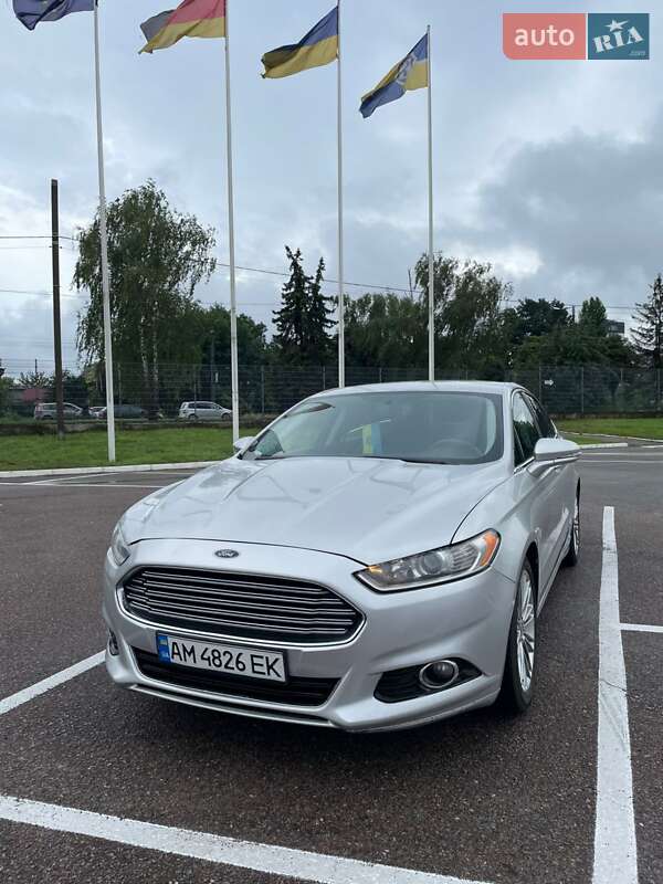 Седан Ford Fusion 2013 в 